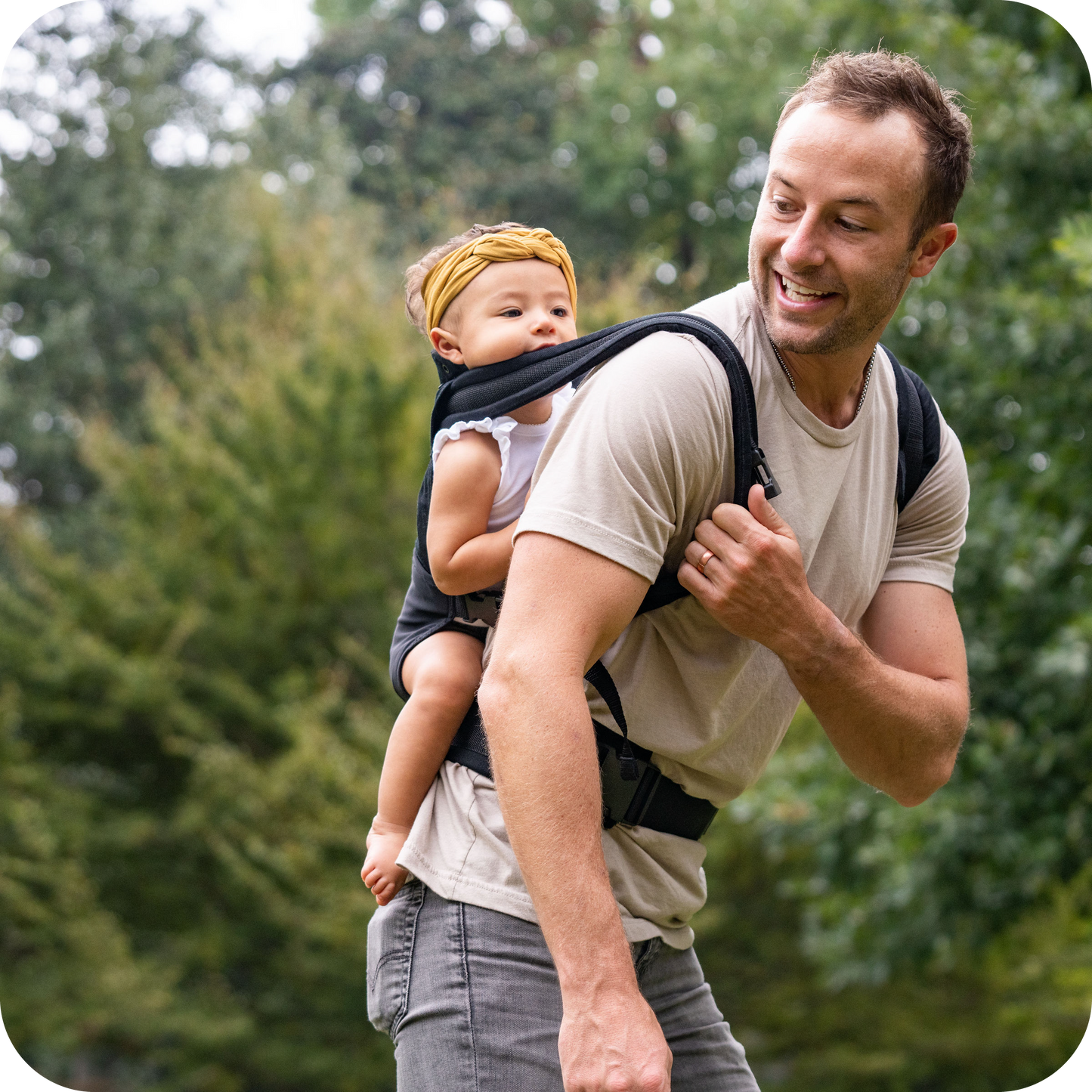 Adjustable baby carrier